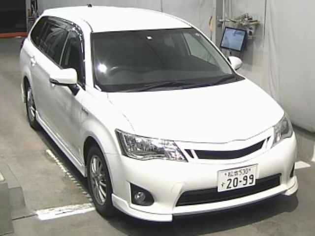 3561 Toyota Corolla fielder NKE165G 2014 г. (JU Nagano)